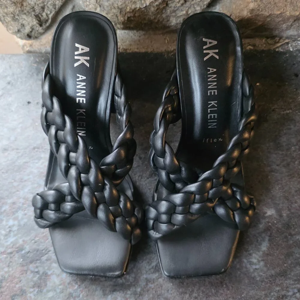 NWOT Anne Klein Black Braided Platform Heels Size 6.5B